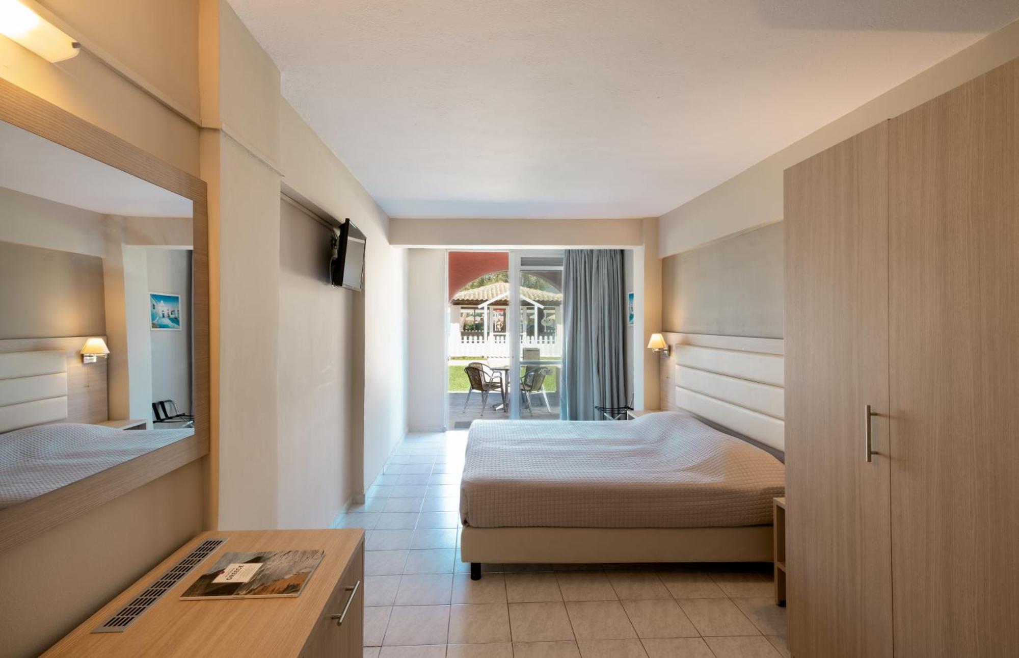 Hotel Mitsis Messonghi Moraḯtika Esterno foto