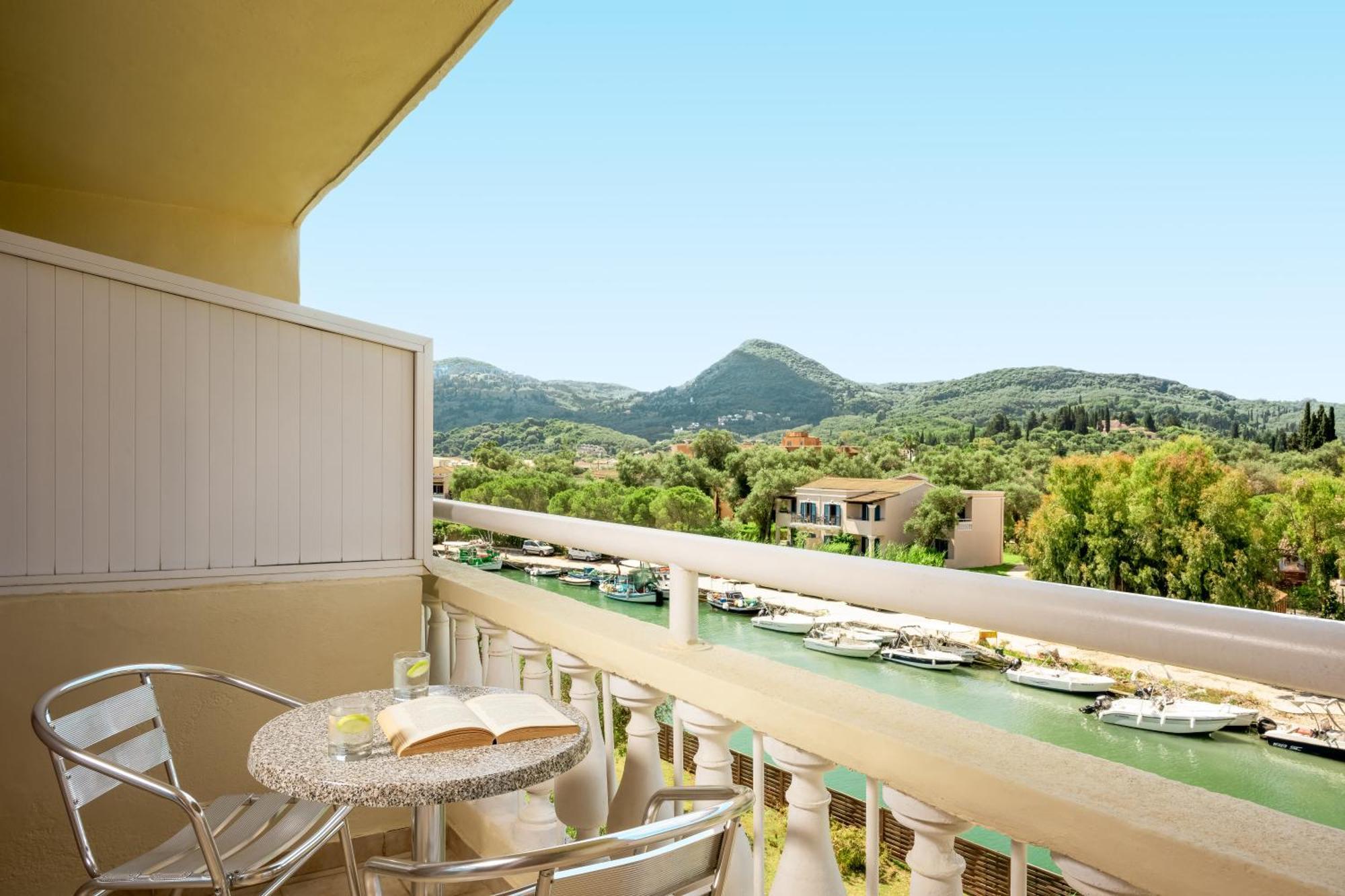 Hotel Mitsis Messonghi Moraḯtika Esterno foto